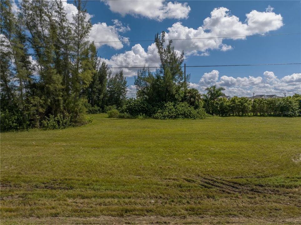 На продажу: $40,000 (0.23 acres)