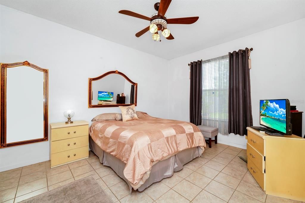 For Sale: $384,900 (3 beds, 2 baths, 1310 Square Feet)