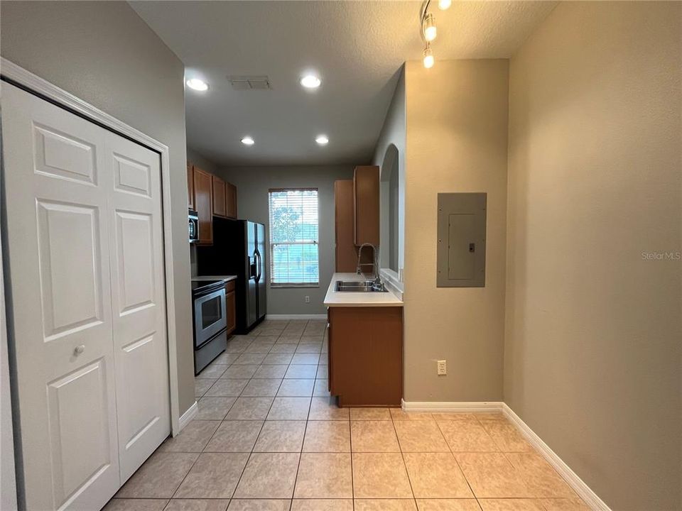 For Rent: $2,000 (2 beds, 2 baths, 1240 Square Feet)