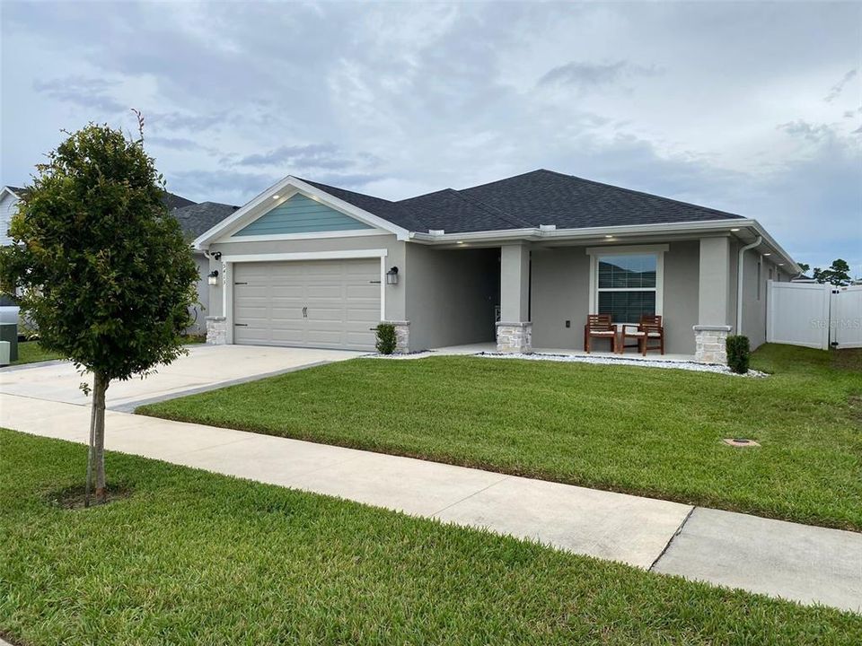 Active With Contract: $2,600 (4 beds, 2 baths, 1825 Square Feet)