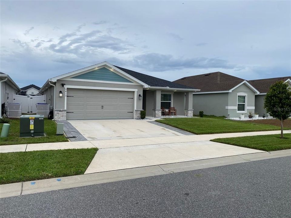 Active With Contract: $2,600 (4 beds, 2 baths, 1825 Square Feet)