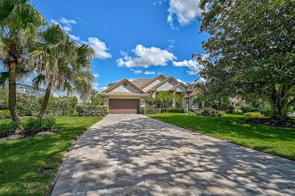 For Sale: $1,650,000 (3 beds, 3 baths, 2880 Square Feet)