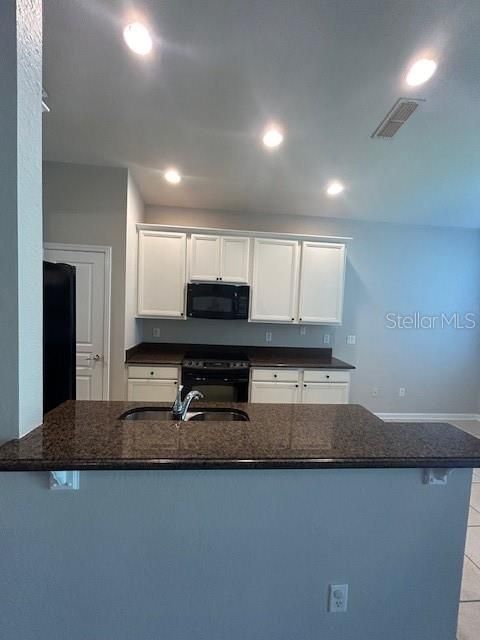 For Rent: $2,750 (3 beds, 2 baths, 1706 Square Feet)