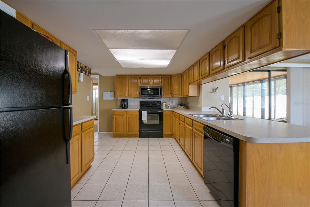 For Sale: $270,000 (2 beds, 2 baths, 1340 Square Feet)