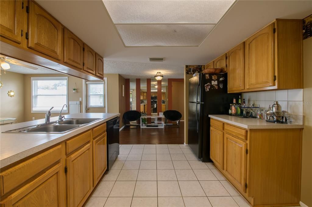 For Sale: $270,000 (2 beds, 2 baths, 1340 Square Feet)