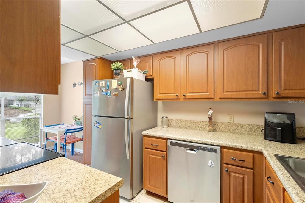 For Sale: $275,000 (2 beds, 2 baths, 1202 Square Feet)