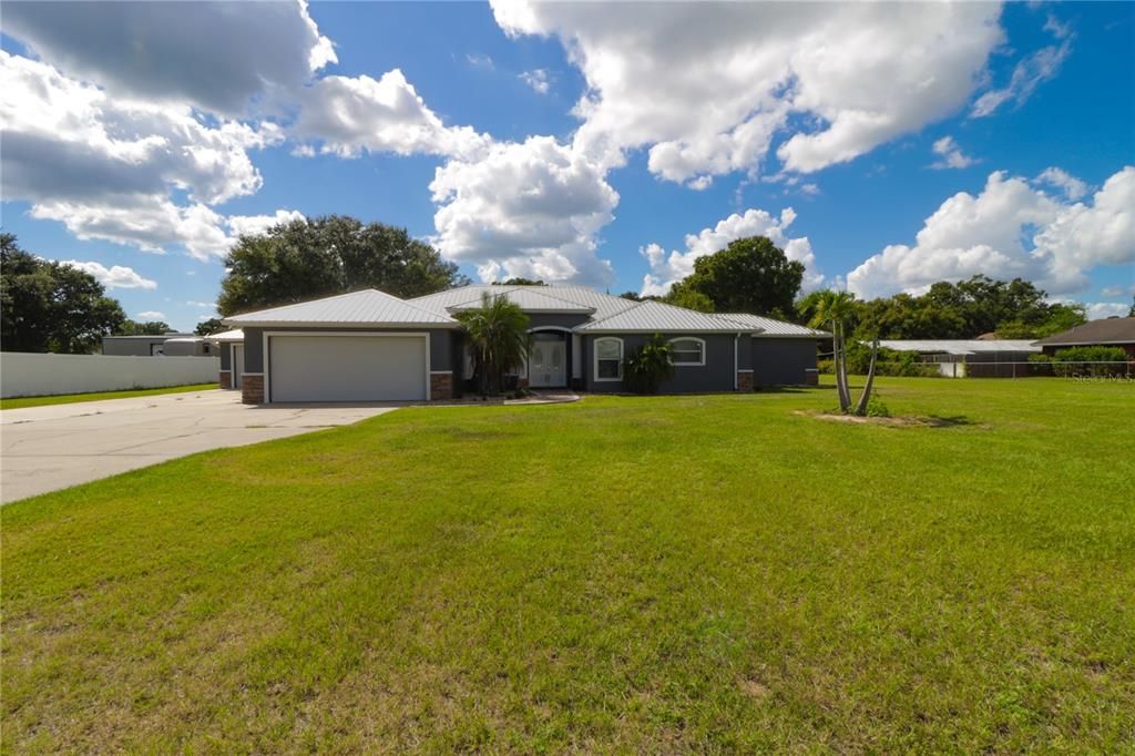 For Sale: $718,000 (4 beds, 2 baths, 2865 Square Feet)