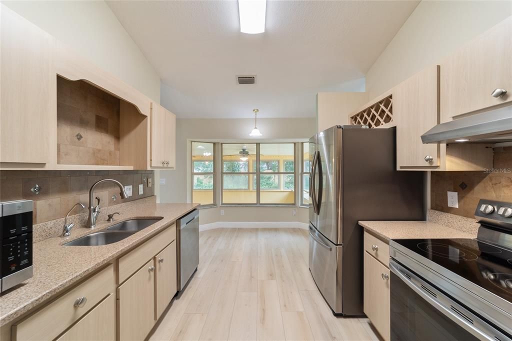 For Sale: $284,900 (3 beds, 2 baths, 1601 Square Feet)