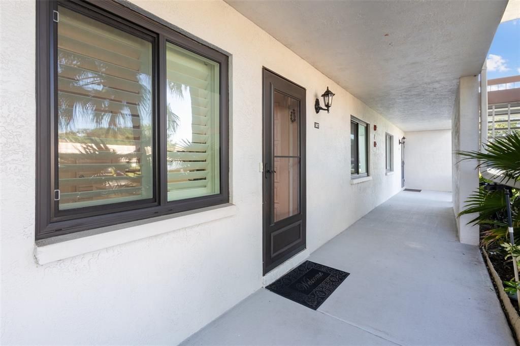 For Sale: $256,000 (2 beds, 2 baths, 1094 Square Feet)