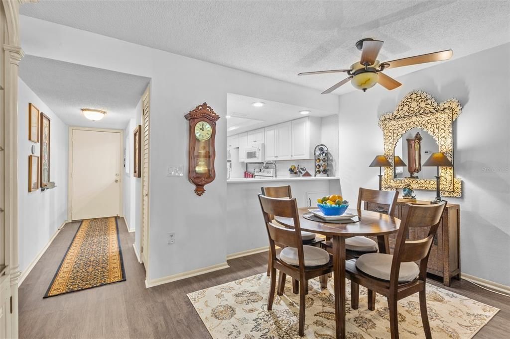 For Sale: $256,000 (2 beds, 2 baths, 1094 Square Feet)