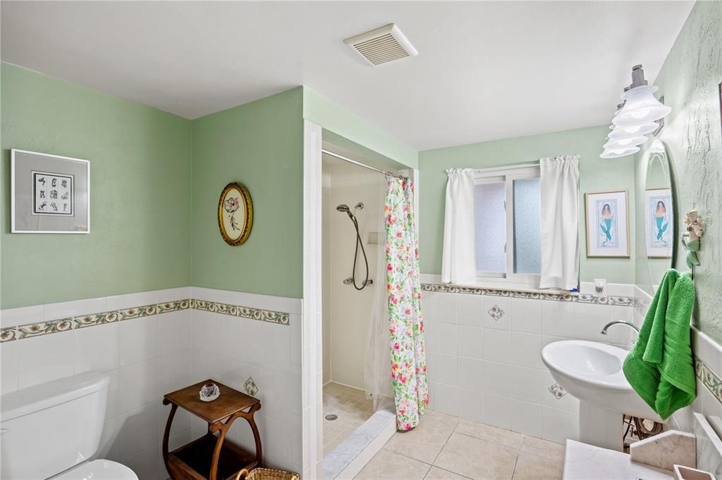 For Sale: $440,000 (2 beds, 2 baths, 1373 Square Feet)