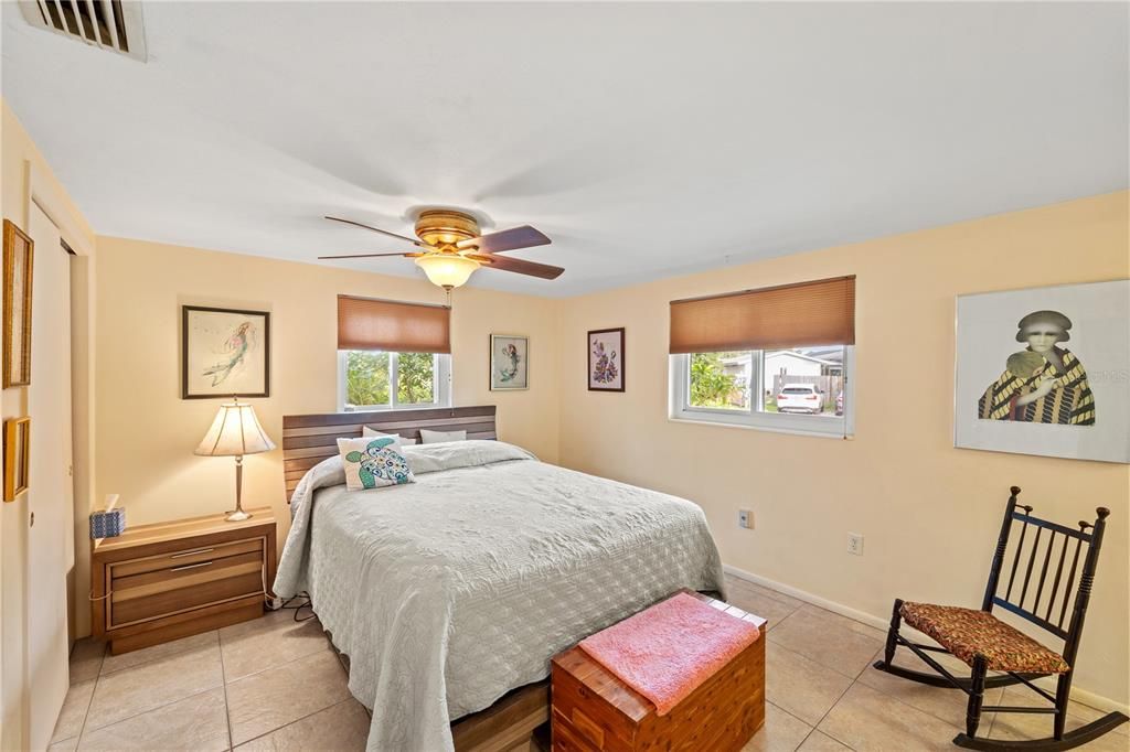 For Sale: $440,000 (2 beds, 2 baths, 1373 Square Feet)