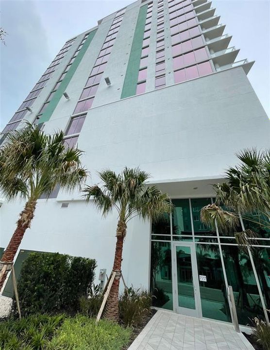 Recently Sold: $1,299,000 (2 beds, 2 baths, 2211 Square Feet)