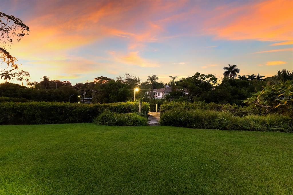 For Sale: $1,300,000 (3 beds, 2 baths, 2224 Square Feet)