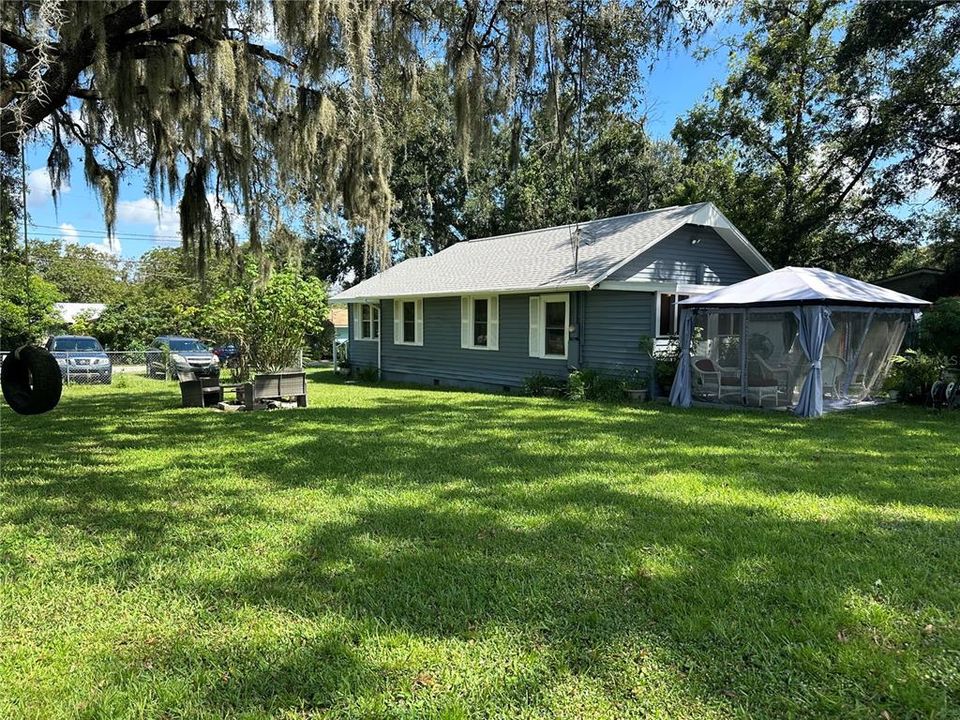 For Sale: $230,000 (3 beds, 2 baths, 1008 Square Feet)