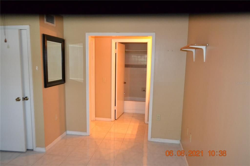 For Rent: $1,295 (1 beds, 1 baths, 708 Square Feet)