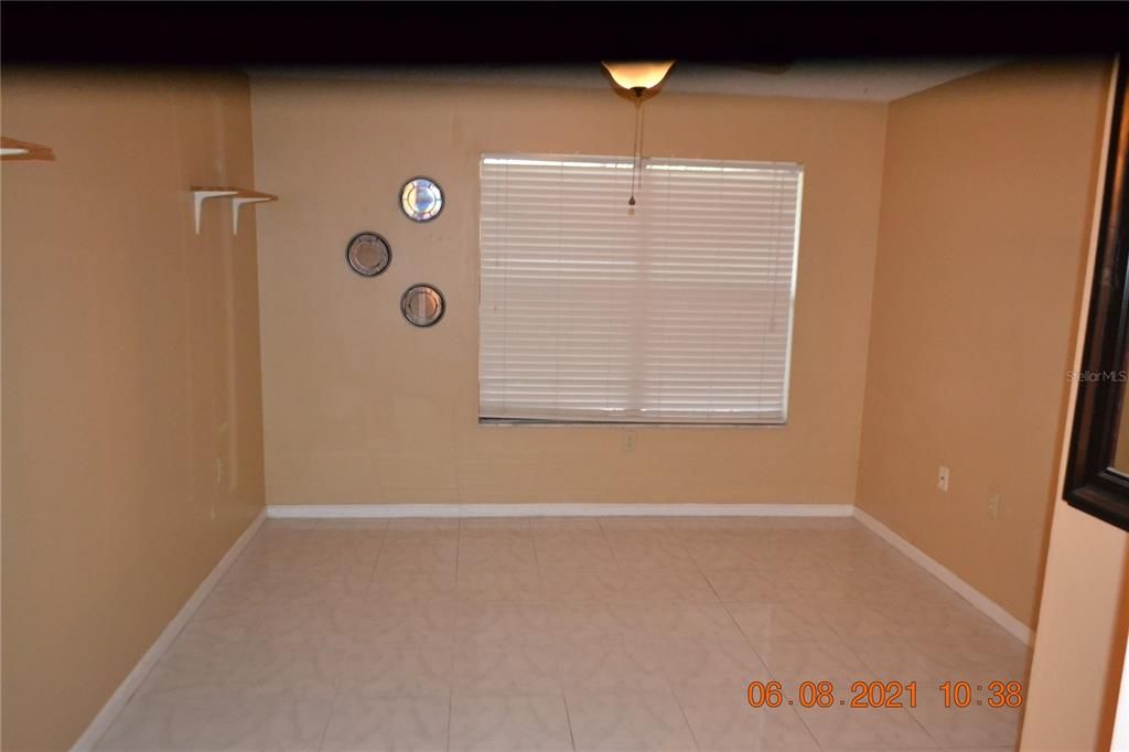 For Rent: $1,295 (1 beds, 1 baths, 708 Square Feet)