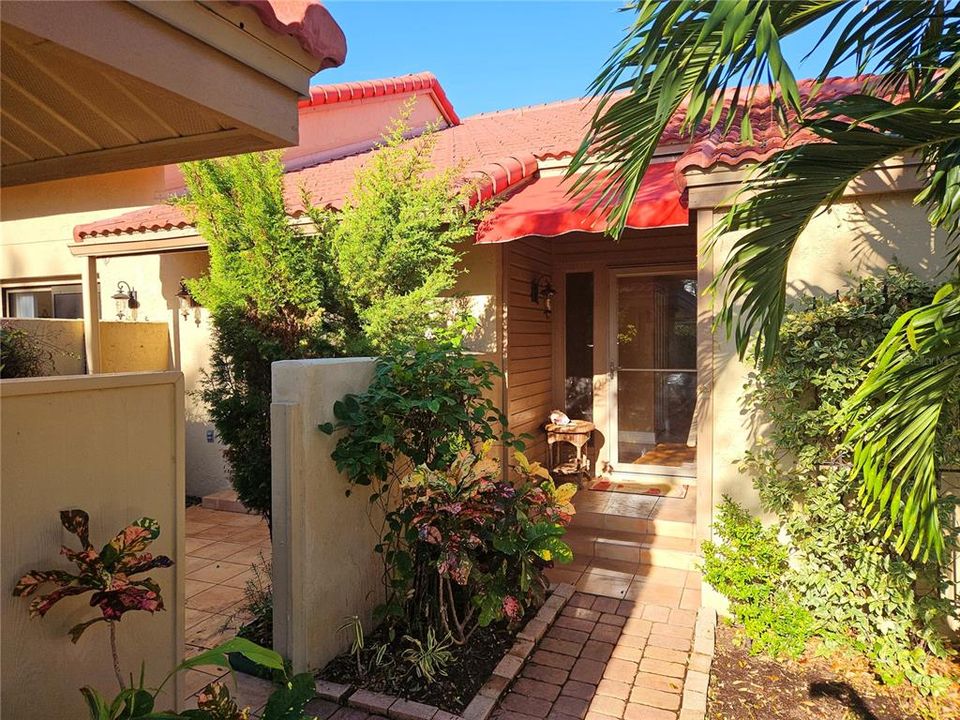 Private courtyard area off the guest room to the left.