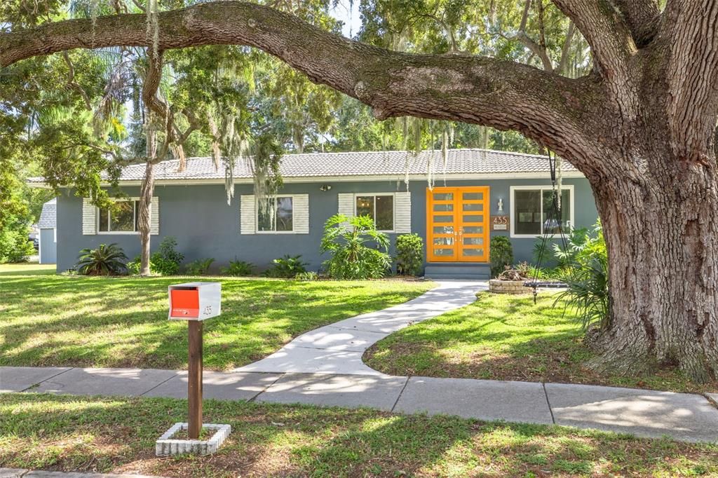 For Sale: $650,000 (3 beds, 2 baths, 1954 Square Feet)