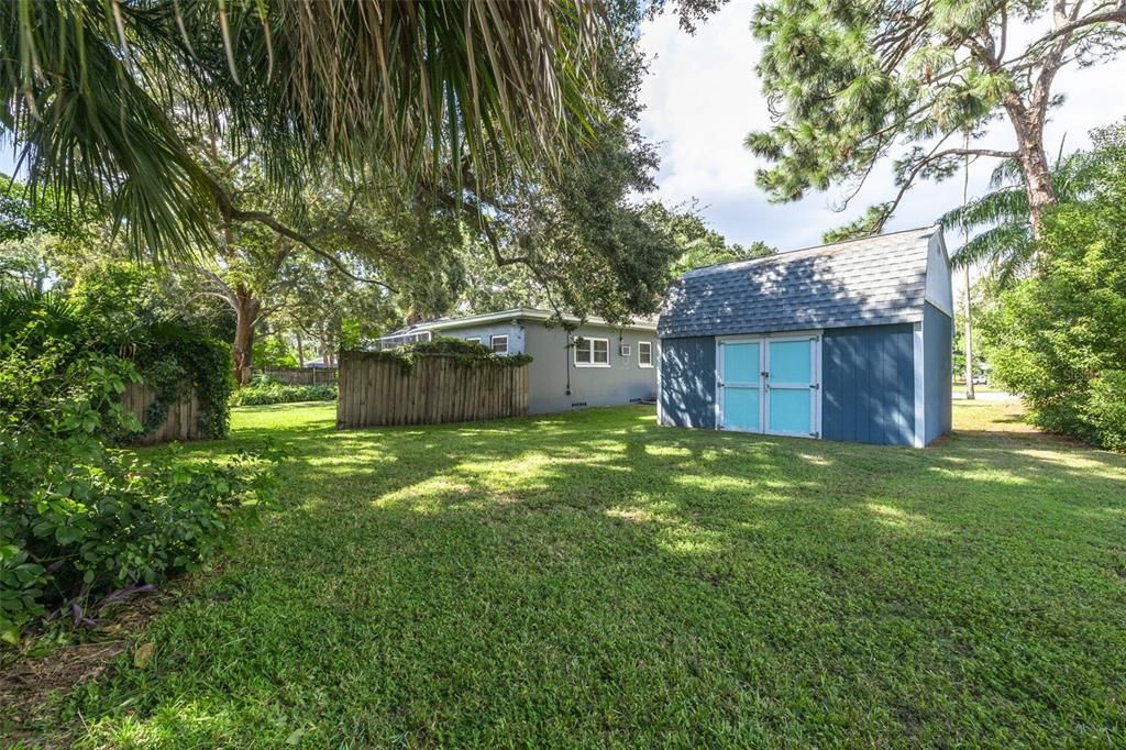 For Sale: $650,000 (3 beds, 2 baths, 1954 Square Feet)