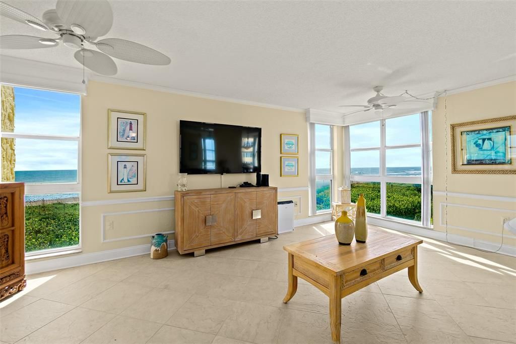 Stunning floor to ceiling windows.