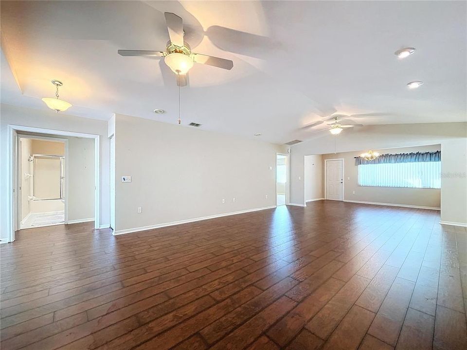 For Sale: $330,000 (3 beds, 2 baths, 1759 Square Feet)