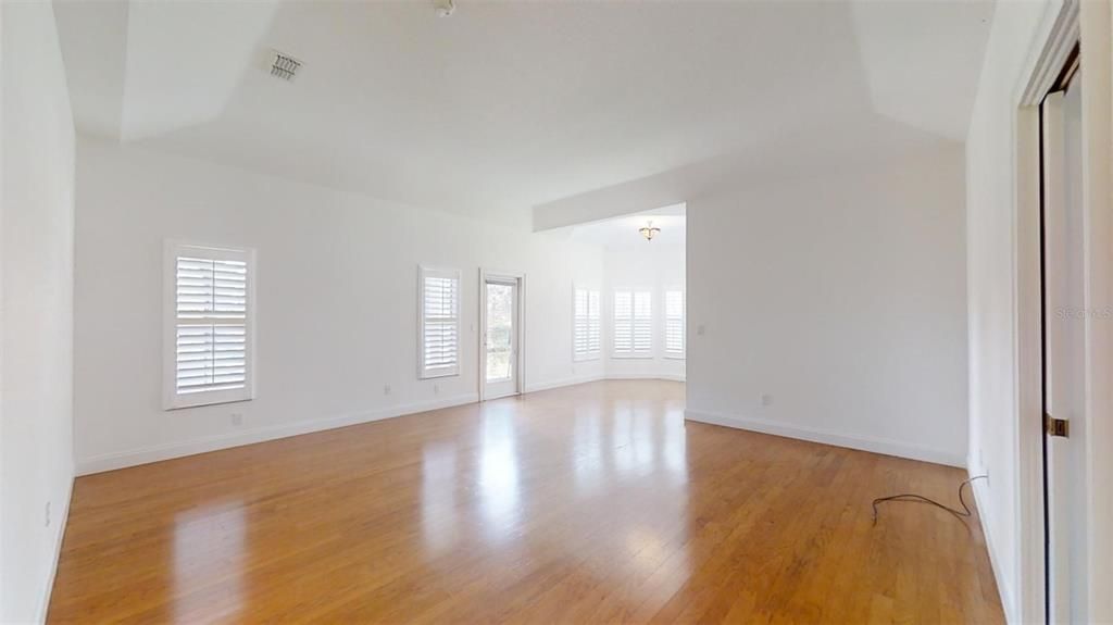 Master bedroom / sitting area