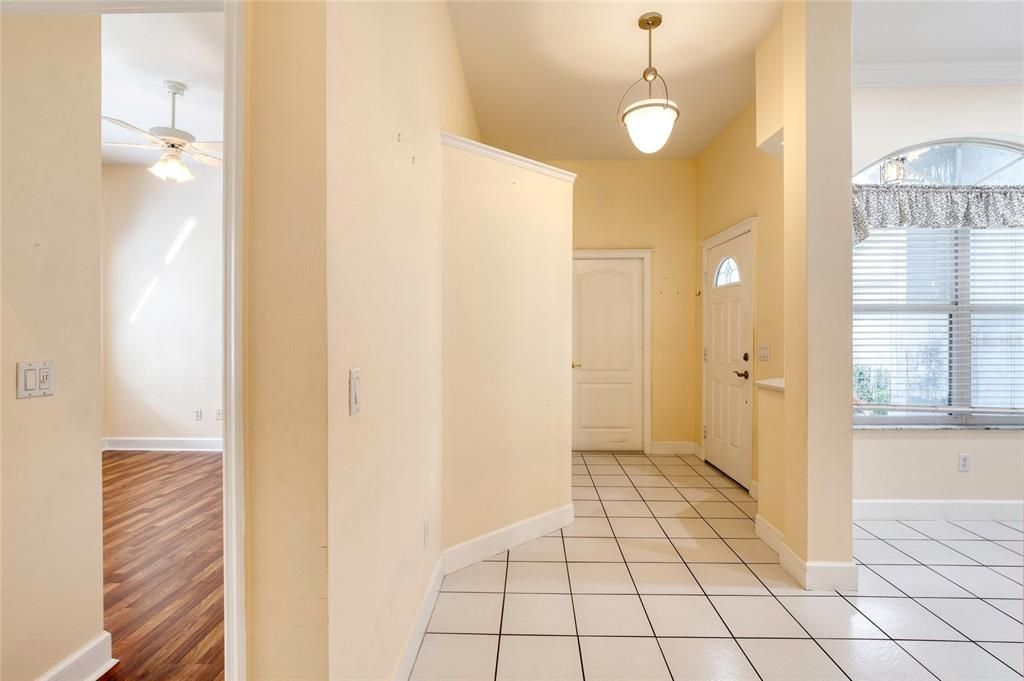 For Sale: $329,900 (3 beds, 2 baths, 1684 Square Feet)