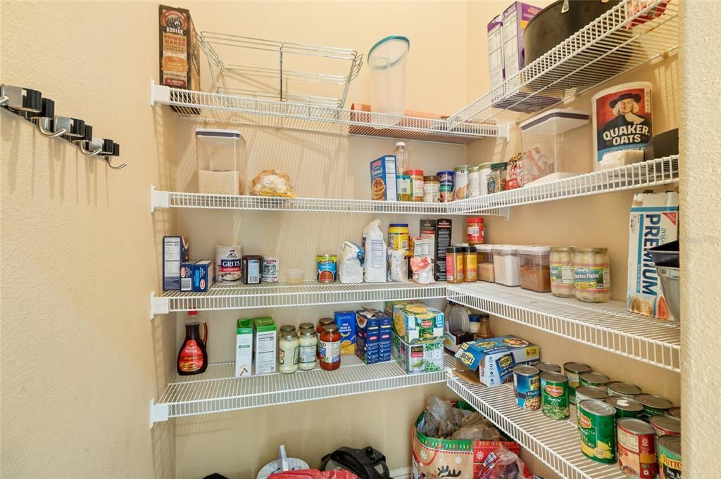 Walk-in-pantry