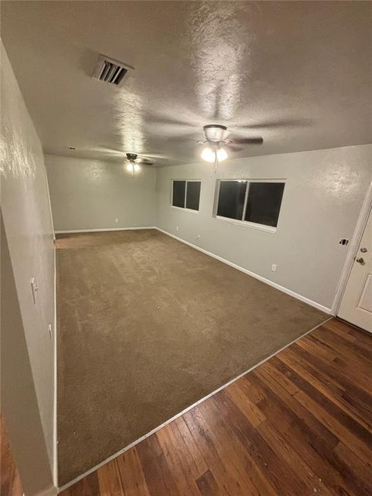 For Rent: $1,800 (3 beds, 2 baths, 1414 Square Feet)