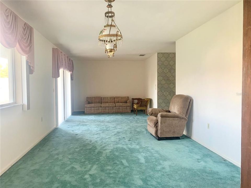 Large Living Room /  Dinning Room