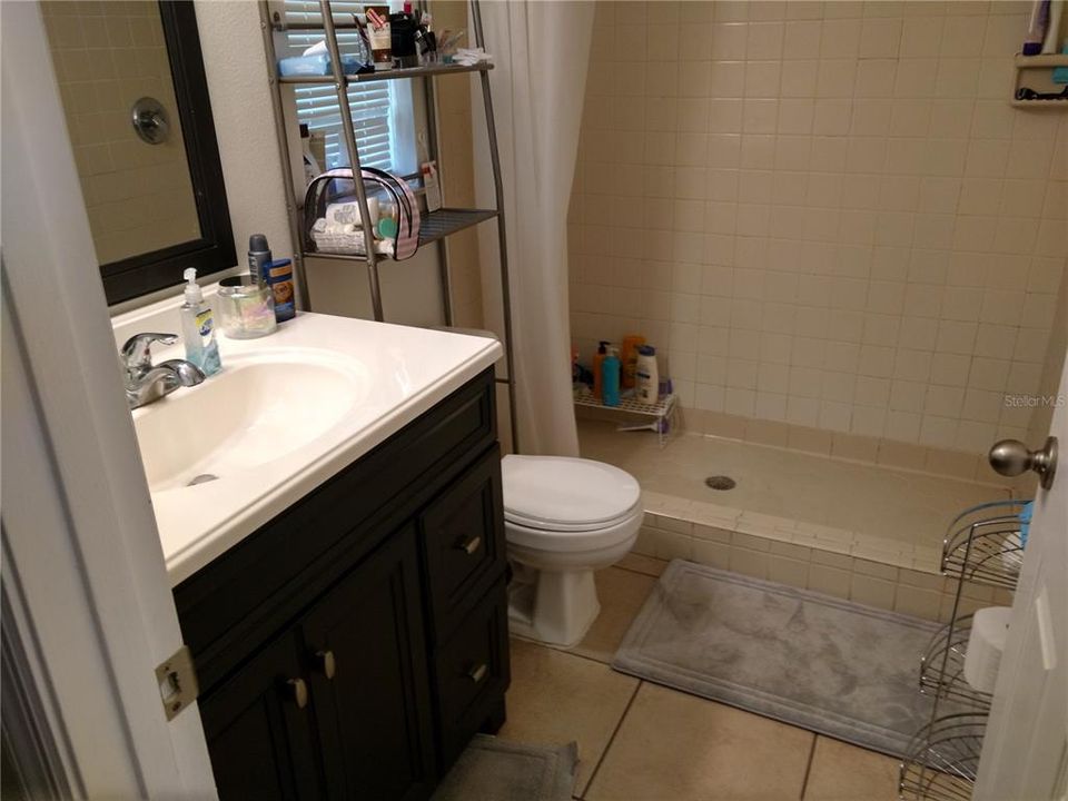 For Rent: $1,650 (2 beds, 2 baths, 925 Square Feet)