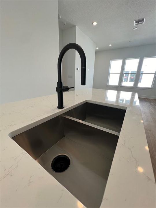 Island sink