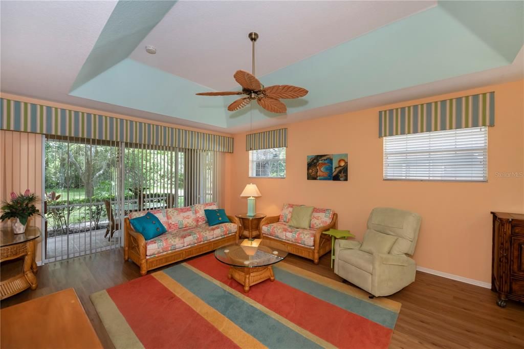 For Sale: $369,900 (3 beds, 2 baths, 1561 Square Feet)