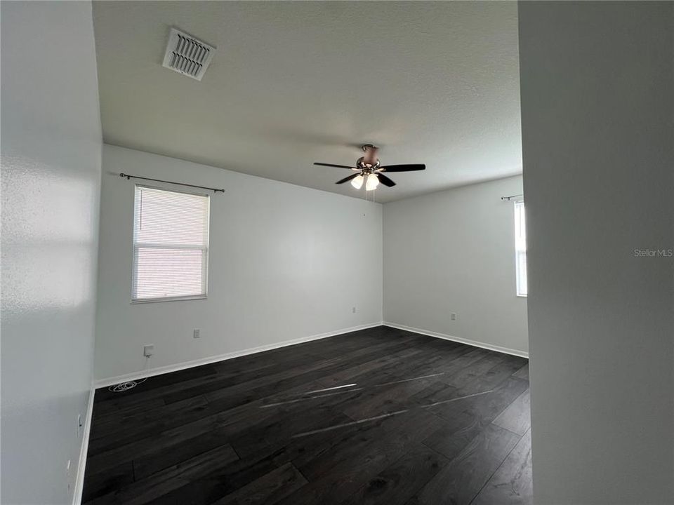 For Rent: $3,150 (4 beds, 2 baths, 2730 Square Feet)