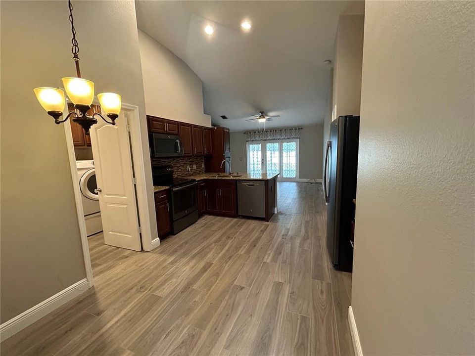 For Rent: $2,450 (3 beds, 2 baths, 1440 Square Feet)