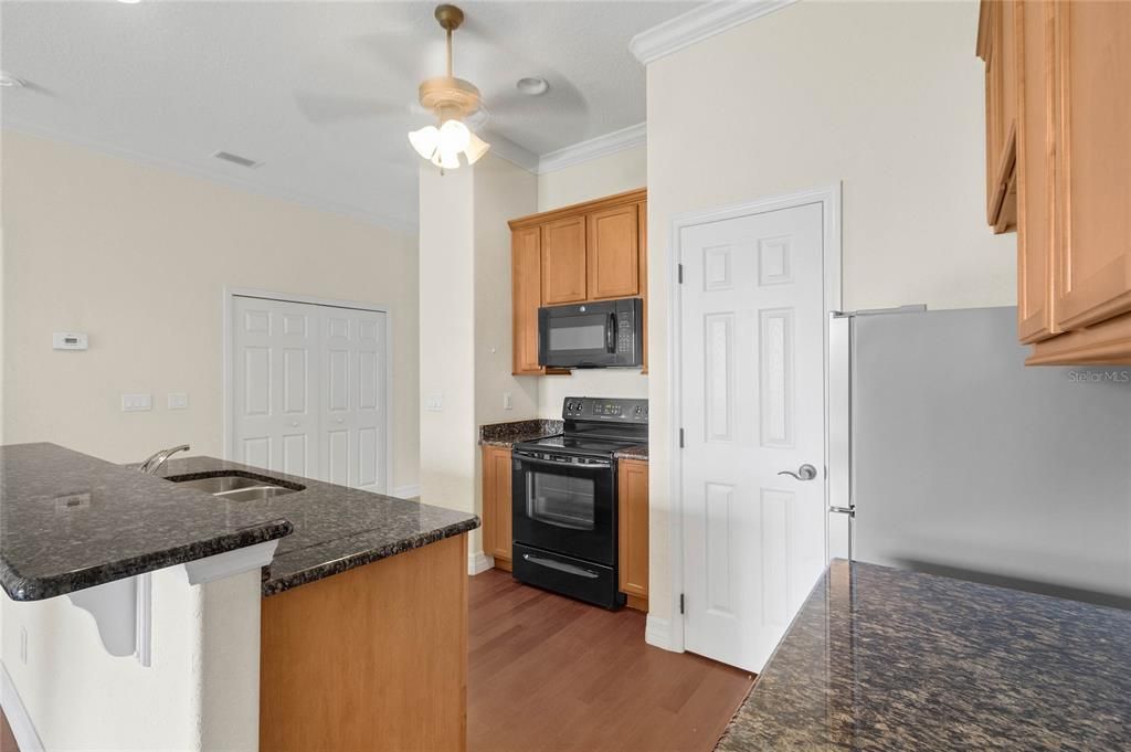 For Sale: $289,900 (2 beds, 2 baths, 1420 Square Feet)