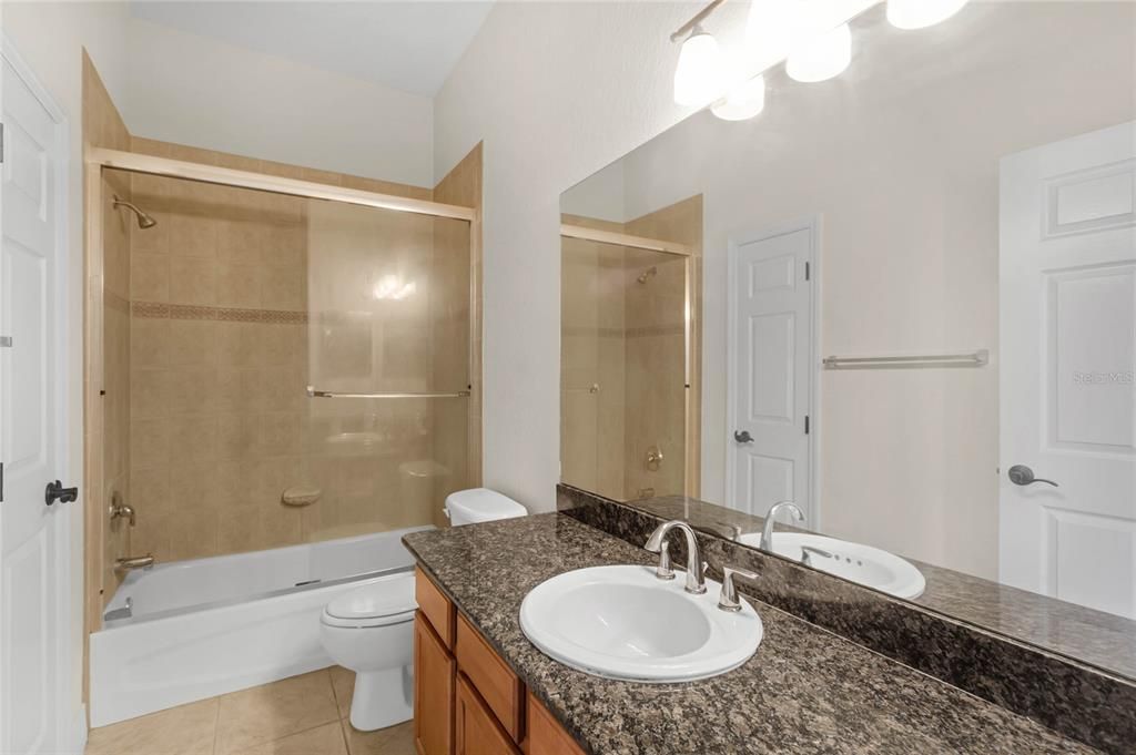 For Sale: $289,900 (2 beds, 2 baths, 1420 Square Feet)