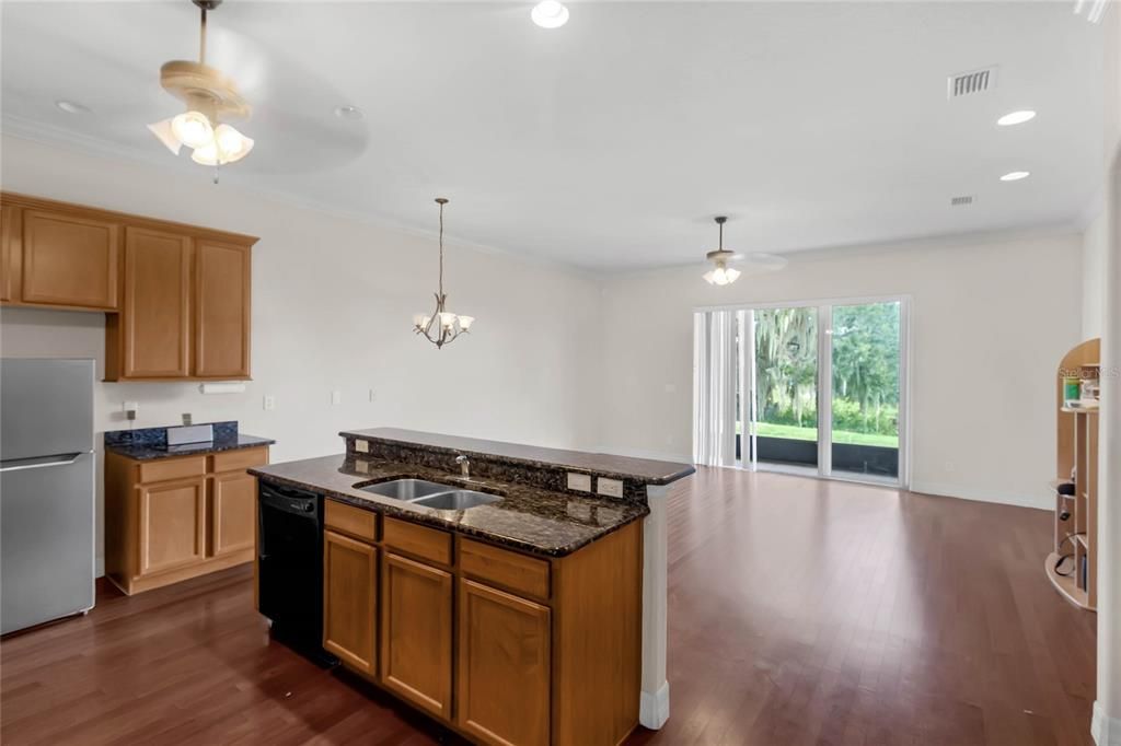 For Sale: $289,900 (2 beds, 2 baths, 1420 Square Feet)