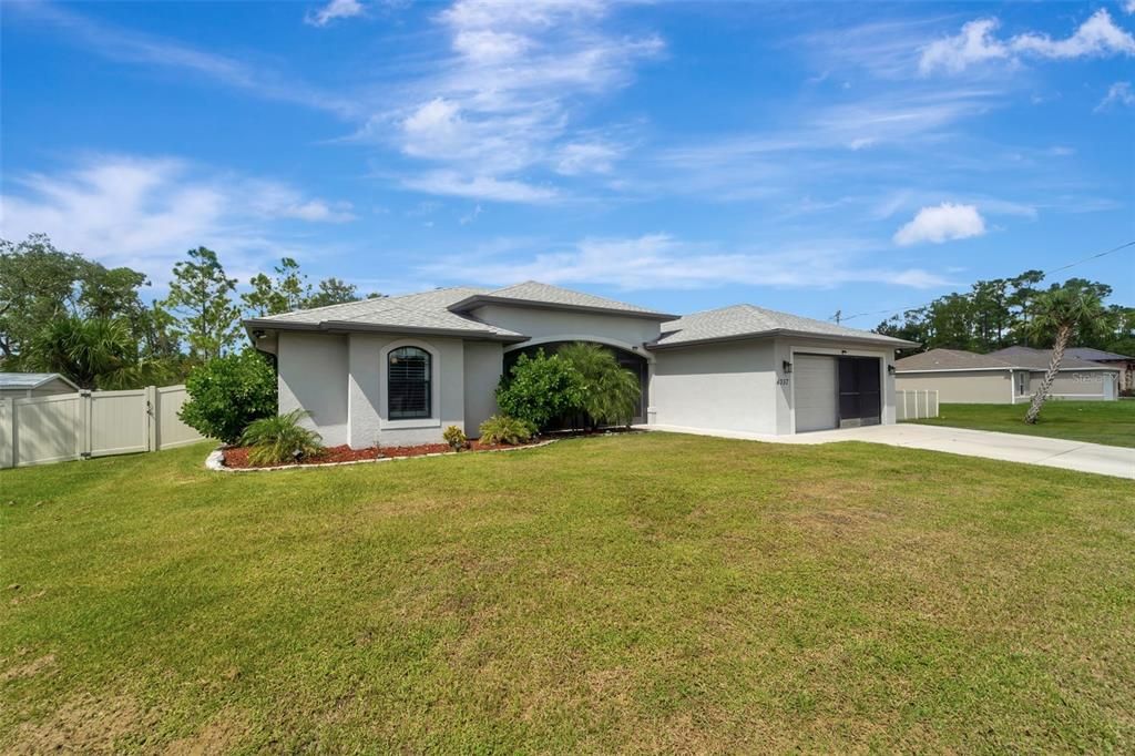 For Sale: $499,000 (3 beds, 2 baths, 1648 Square Feet)