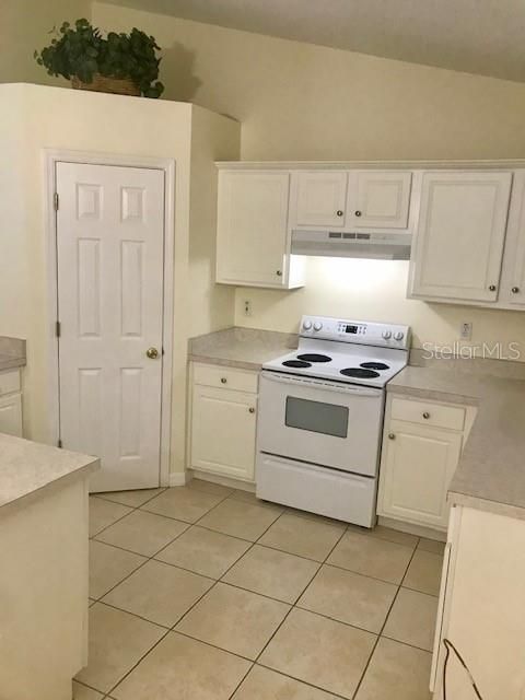 For Rent: $1,950 (3 beds, 2 baths, 1357 Square Feet)