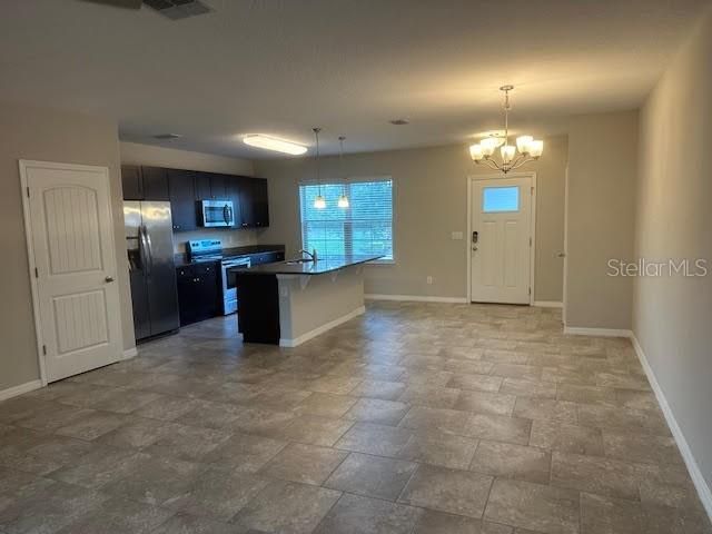 For Rent: $2,400 (3 beds, 2 baths, 1568 Square Feet)