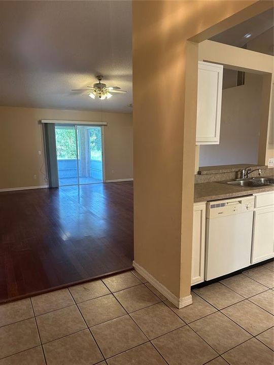 For Sale: $269,900 (3 beds, 2 baths, 1320 Square Feet)