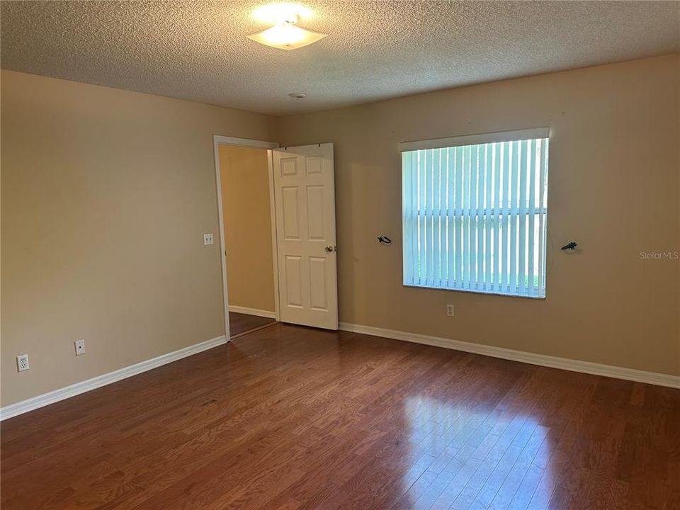 For Sale: $269,900 (3 beds, 2 baths, 1320 Square Feet)