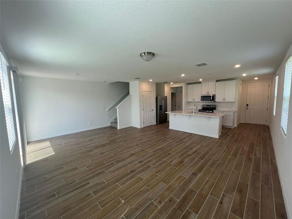 For Rent: $2,600 (3 beds, 2 baths, 1808 Square Feet)