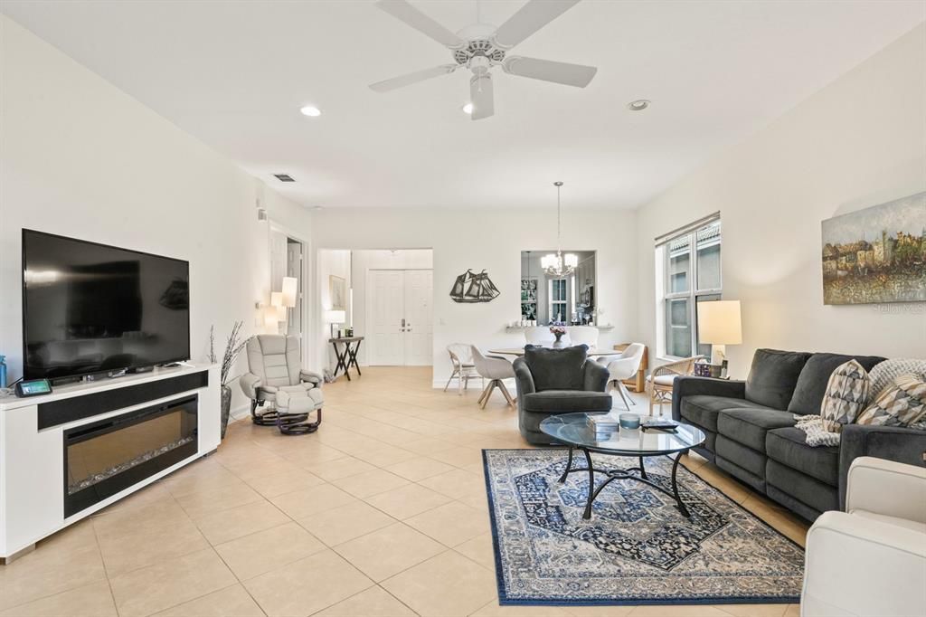 For Sale: $398,000 (3 beds, 2 baths, 1868 Square Feet)