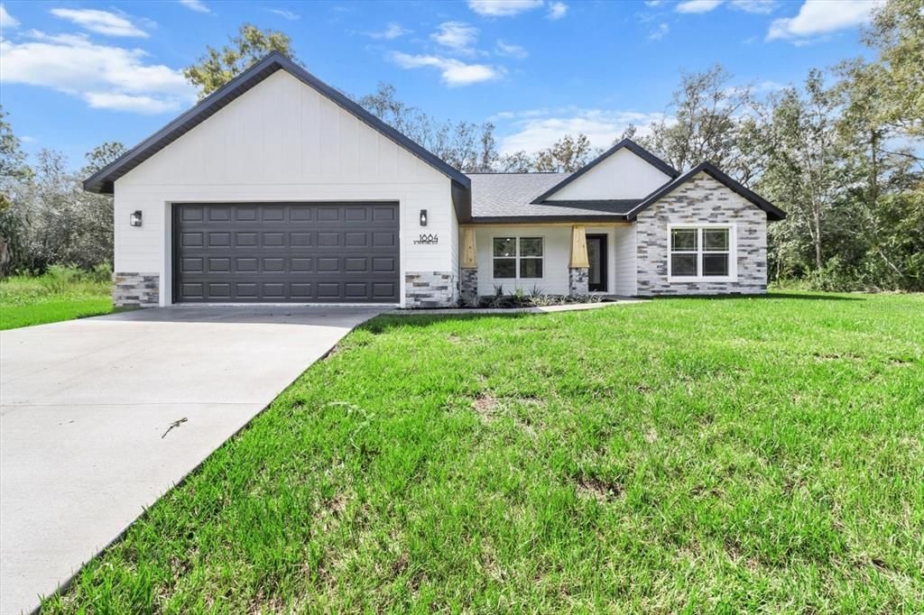 For Sale: $310,000 (3 beds, 2 baths, 1461 Square Feet)