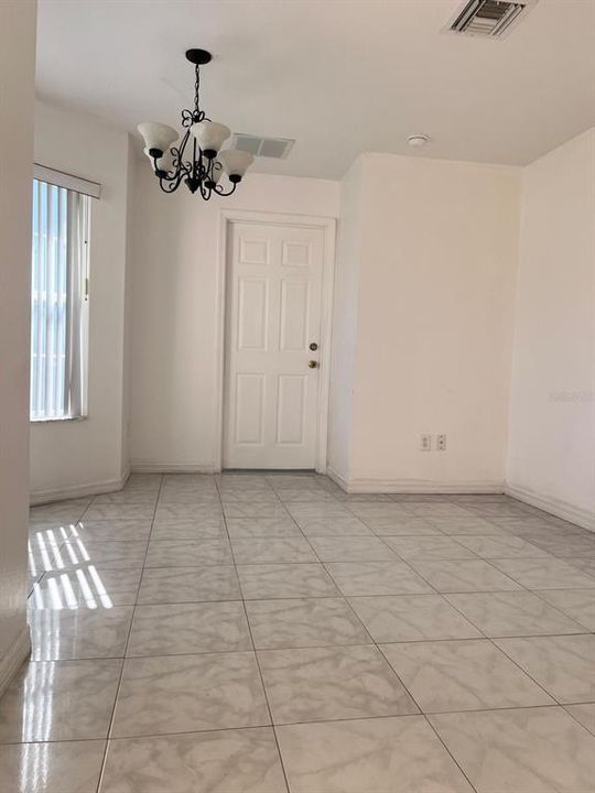 For Rent: $2,300 (3 beds, 2 baths, 1563 Square Feet)