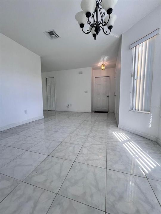 For Rent: $2,300 (3 beds, 2 baths, 1563 Square Feet)