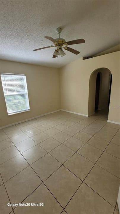 For Rent: $1,850 (3 beds, 2 baths, 1612 Square Feet)